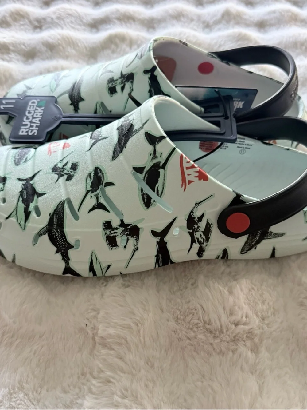 NWT Rugged Shark men’s size 11 water shoes